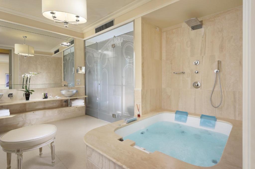 Brunelleschi Hotel Firenze con Piscina Idromassaggio in Camera