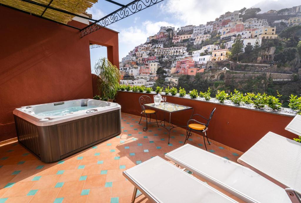 Camera con Jacuzzi Hotel Savoia Positano Camera con Jacuzzi Hotel Savoia Positano