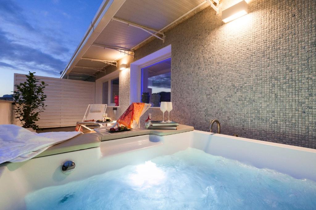 Camera Miceli Exclusive Suite Palermo con Jacuzzi Privata in Terrazza