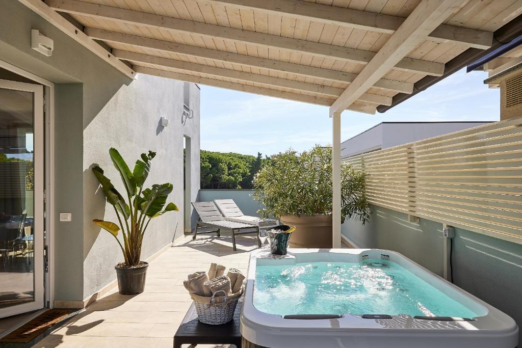 Golden Apartments Toscana con Jacuzzi in Camera