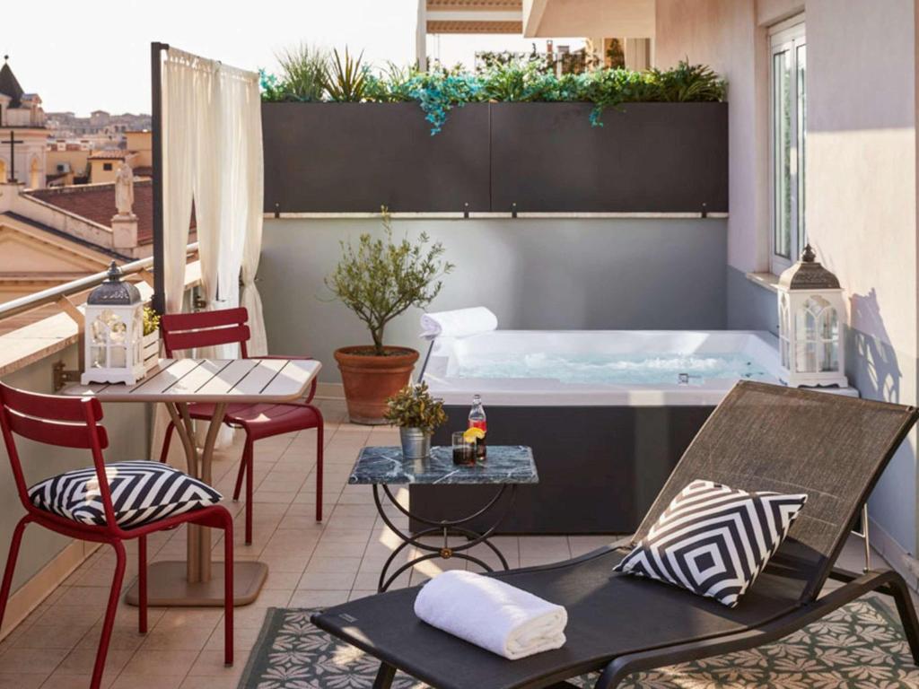 Hotel Mercure Roma Corso Trieste Roma con Vasca Idromassaggio in Terrazza Hotel Mercure Roma Corso Trieste Roma con Vasca Idromassaggio in Terrazza