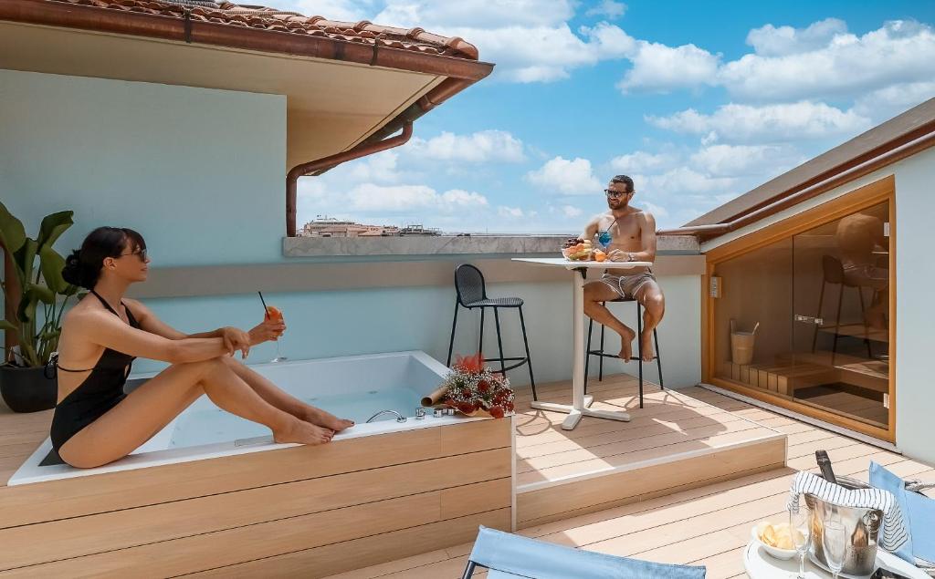 Hotel Residence Esplanade Toscana con Piscina Idromassaggio in Terrazza