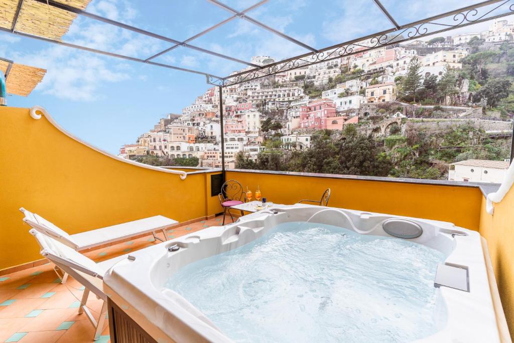 Hotel Savoia Positano con Idromassaggio in Camera Hotel Savoia Positano con Idromassaggio in Camera