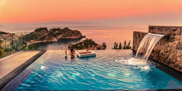 Isola Bella Infinity Suites Taormina con Piscina Idromassaggio Privata in Terrazza Vista sul Mare