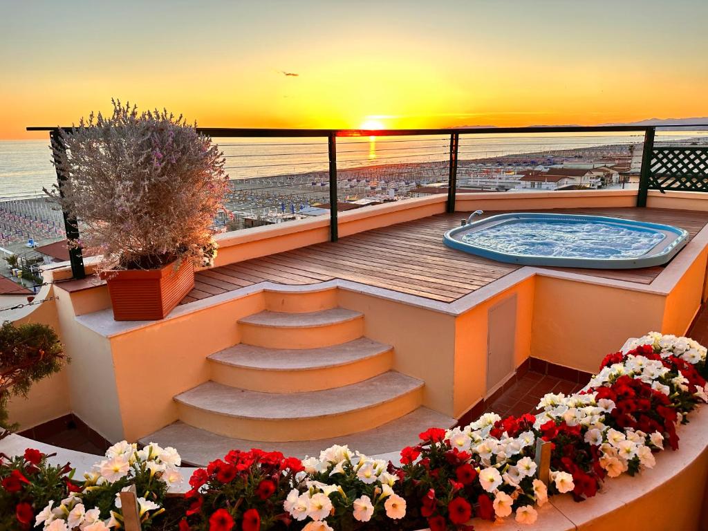 Piccadilly Penthouse with Jacuzzi Toscana con Idromassaggio in Camera sul Mare