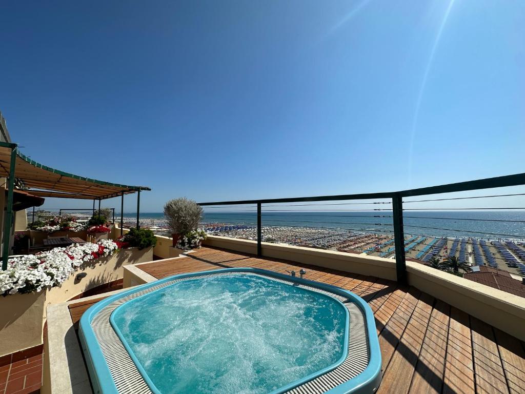 Piccadilly Penthouse with Jacuzzi Toscana