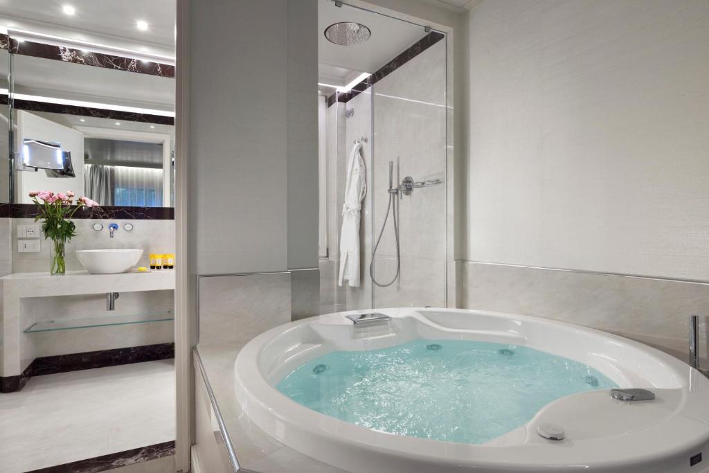 Ponte Vecchio Suites & Spa Firenze con Jacuzzi in Camera