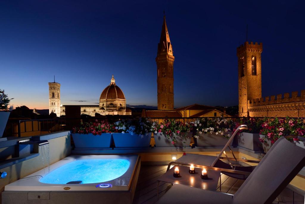 San Firenze Suites & Spa Firenze Toscana con Jacuzzi in Terrazza