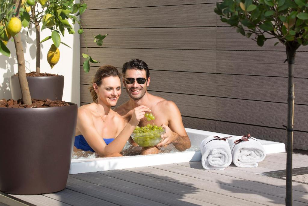 Suite Hotel Artemide Roma con Jacuzzi Privata in Terrazza Suite Hotel Artemide Roma con Jacuzzi Privata in Terrazza
