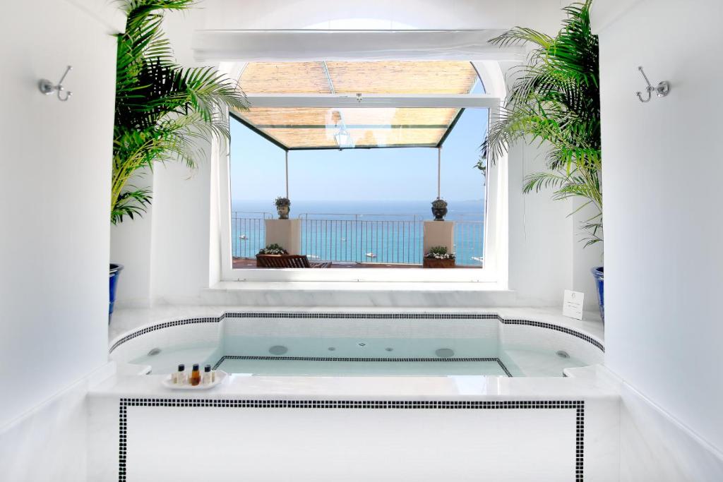 Suite Hotel Marincanto Positano con Vasca Idromassaggio con Vista Panoramica sul Mare Suite Hotel Marincanto Positano con Vasca Idromassaggio con Vista Panoramica sul Mare