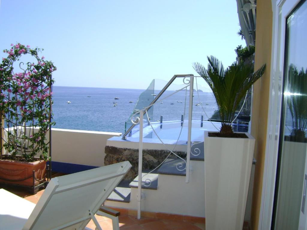 Suite Positano Covo Dei Saraceni con Piscina Privata sul Mare Suite Positano Covo Dei Saraceni con Piscina Privata sul Mare