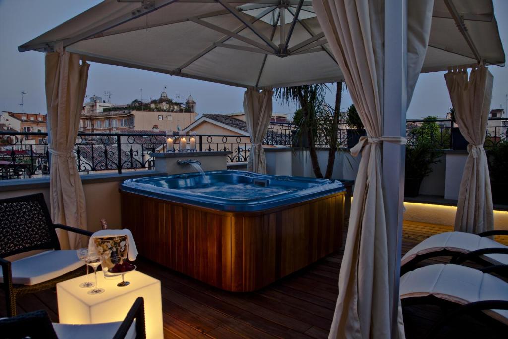 The First Arte Roma Preferred Hotels & Resorts con Vasca Idromassaggio in Camera The First Arte Roma Preferred Hotels & Resorts con Vasca Idromassaggio in Camera