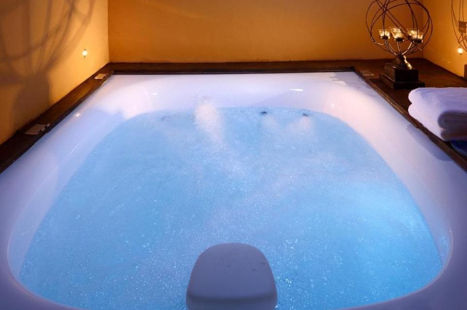 Ville Sull'Arno Firenze con Piscina Privata in Camera